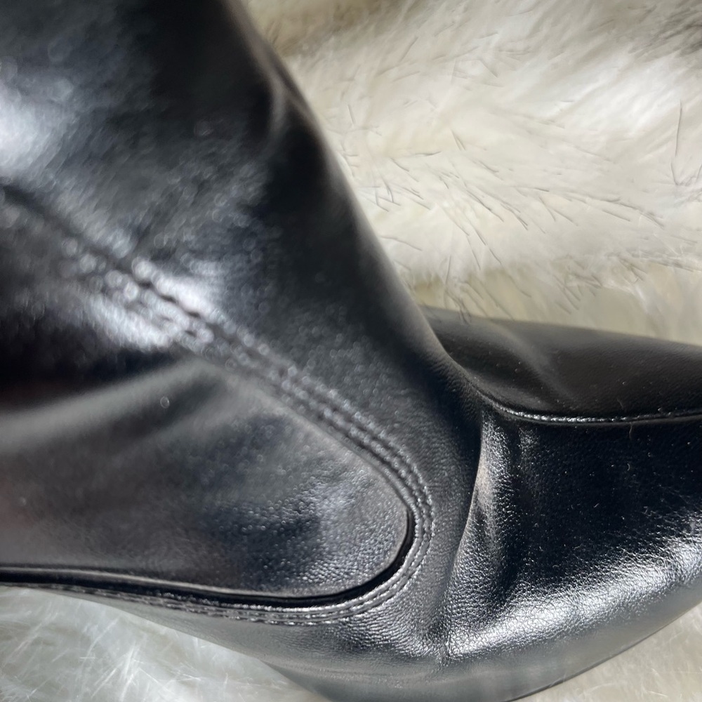 Elegant Western Black Women's Boots - Picture 3 of 9